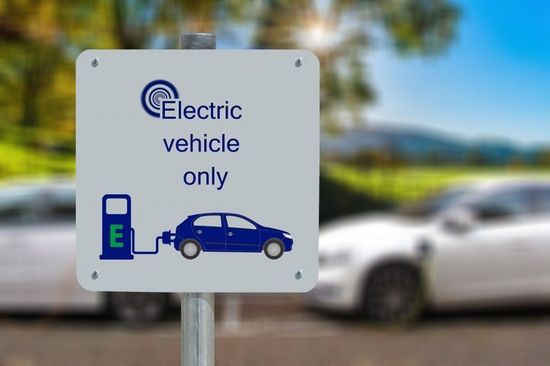 Nejlevnějším pohonem je LPG a elektřina. U elektromobility je však výpočet problematický